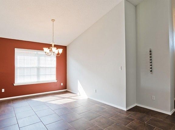 4th image of 751 Hanley Downs Dr