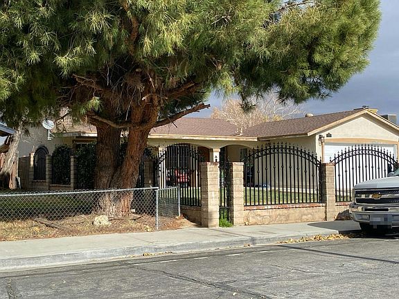 3rd image of 3609 Balmont St