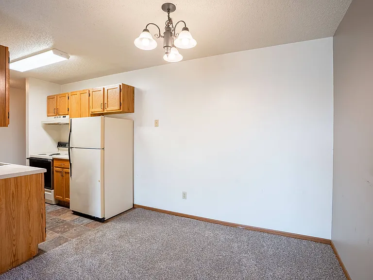 Fargo, ND Southgate Apartments | 21D | Dining