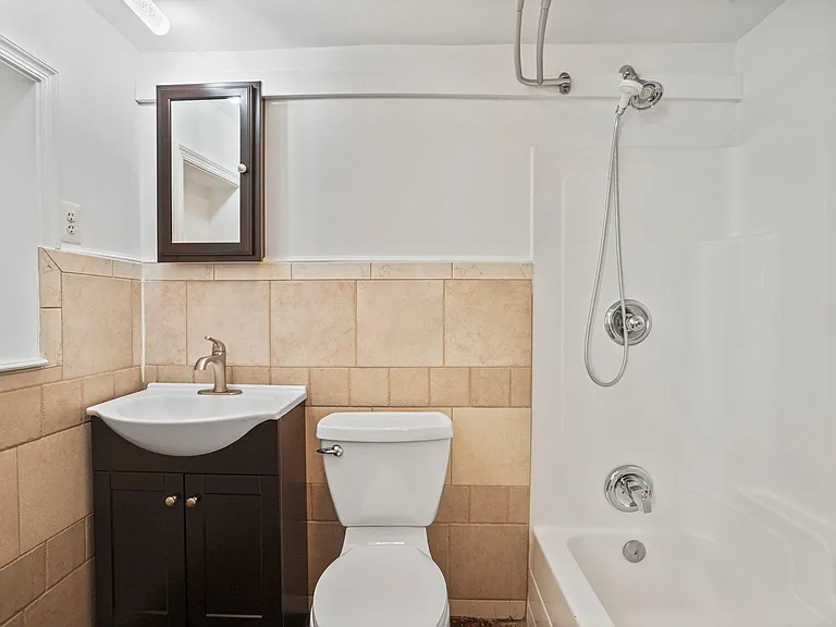 7712 Dolly Dr — Photo 31