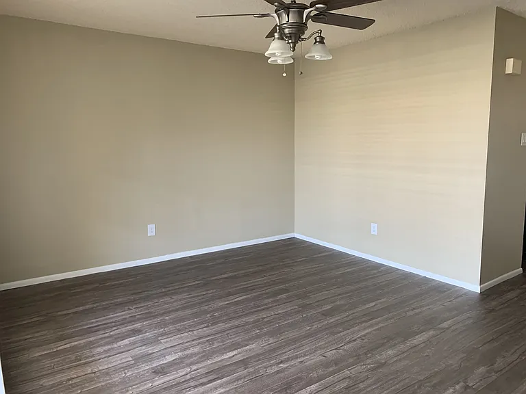 6800 Camden Ln — Photo 7