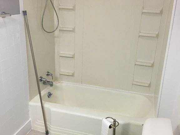2nd image of 215-217 Alicia St