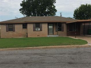 1204 Cheryl Dr, Burkburnett, TX 76354
