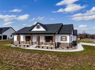 13212 Augusta National Dr, Effingham, IL 62401
