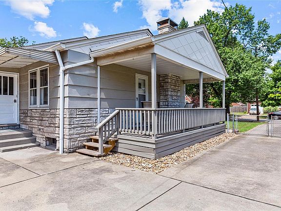 3rd image of 2636 Edison Ave