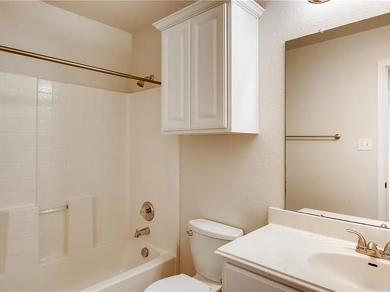220 Stone Crest Blvd — Photo 17