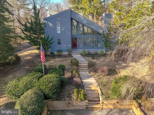 11305 Bay Front Ave, Lusby, MD 20657