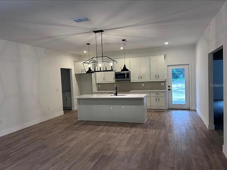 330 Kimble Ave — Photo 3