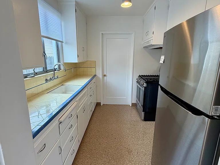 1311 Hopkins St #B — Photo 9