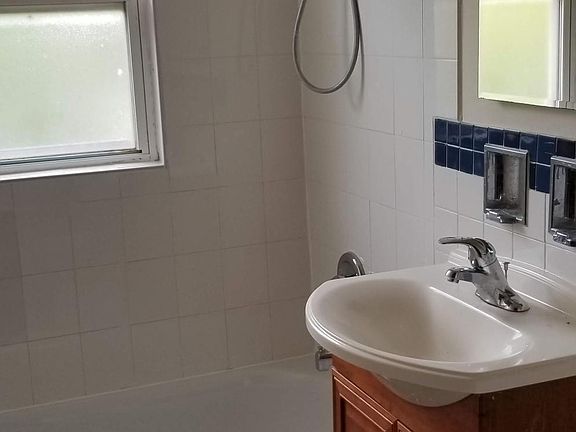 4th image of 7415 W Diversey Ave APT 2E