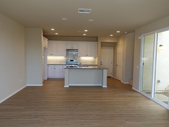 3rd image of 10665 Delphinium Dr