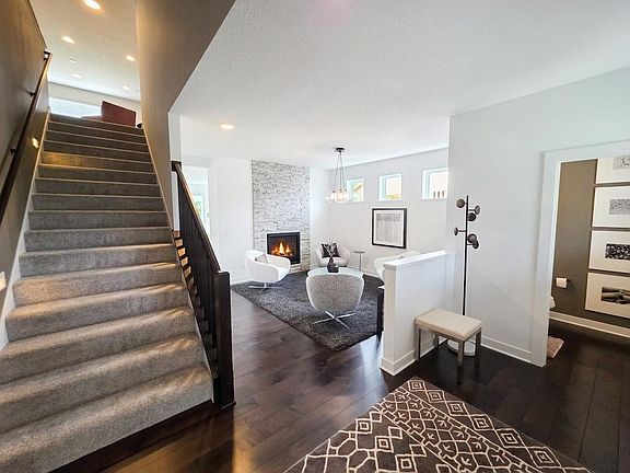3rd image of 1305 Interlachen Dr