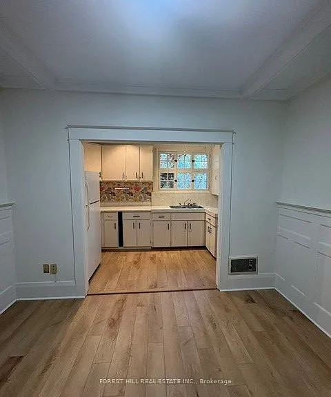 370 Spadina Rd — Photo 11