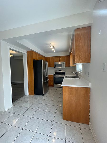 Burlington House for rent - 3 Bedrooms — photo 10