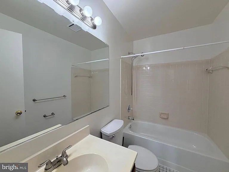 6064 Majors Ln — Photo 10