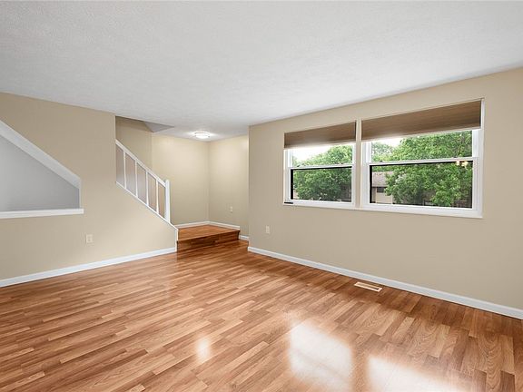 5th image of 3125 Laurel Ridge Cir