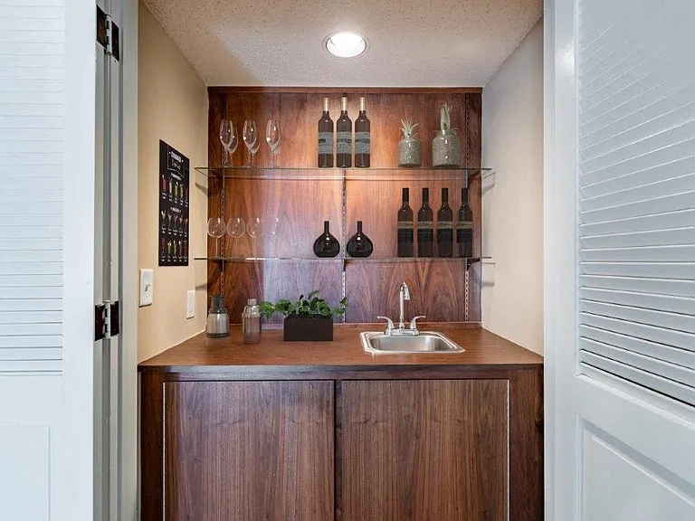 Regency Lakeside Apartment Homes — Photo 8