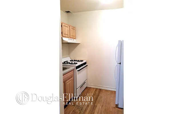 Rented by Douglas Elliman | media 18