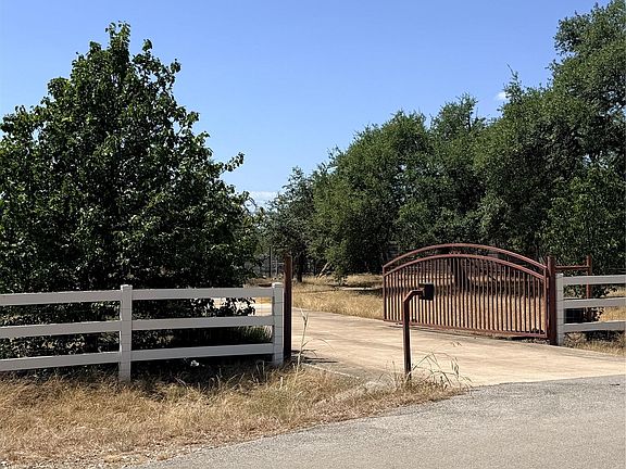 2nd image of 300 Medlin Creek Loop