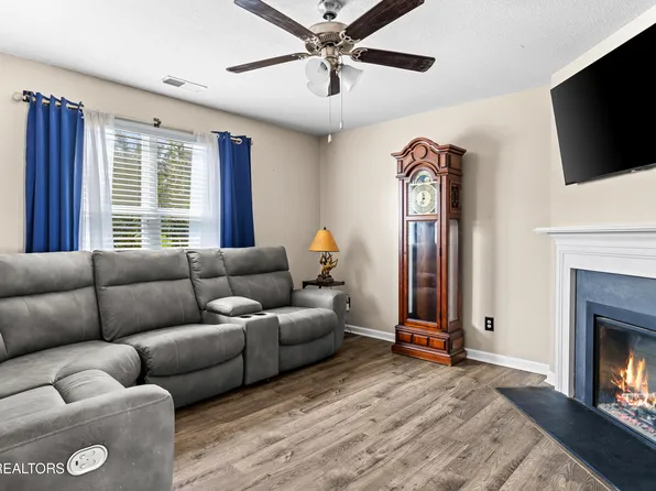 128 Eleanor Davis Dr, Maryville, TN 37804