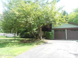 32 Dawes Ct, Freehold, NJ 07728