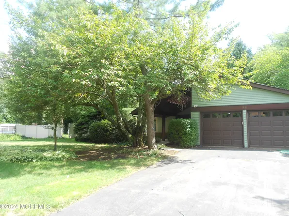 32 Dawes Court, Freehold, NJ 07728
