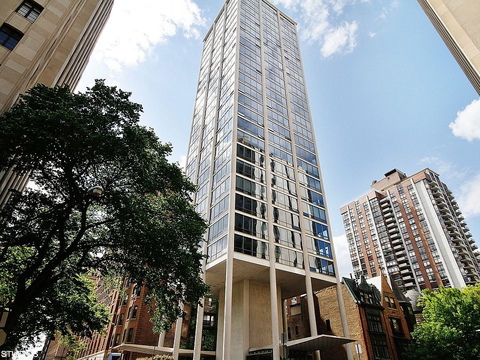 1st image of 1300 N Astor St Unit 11A