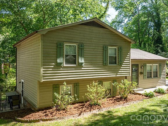 4th image of 216 Davis Dr