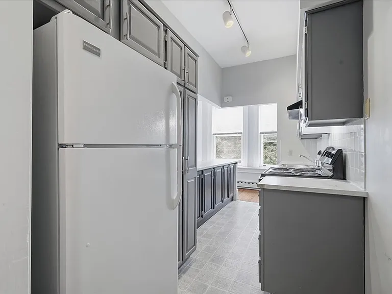 825 Delaware Ave — Photo 13