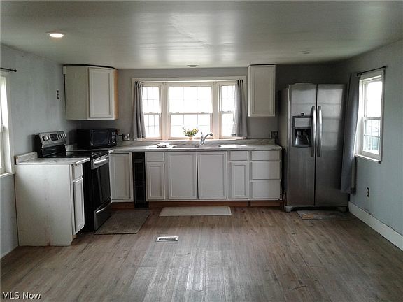 4th image of 120 Cedar Brook Dr