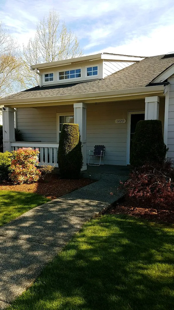 Dupont, NW Landing 2 Bedroom condo. Single level. Beautifully maintained! — Photo 2