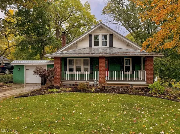 221 N Market St, Lodi, OH 44254
