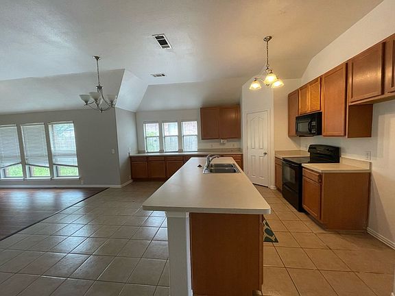 2nd image of 905 Remington Ranch Rd