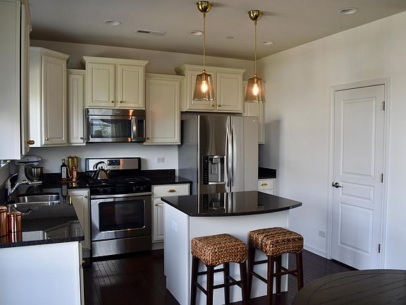 3rd image of 3191 Coral Ln