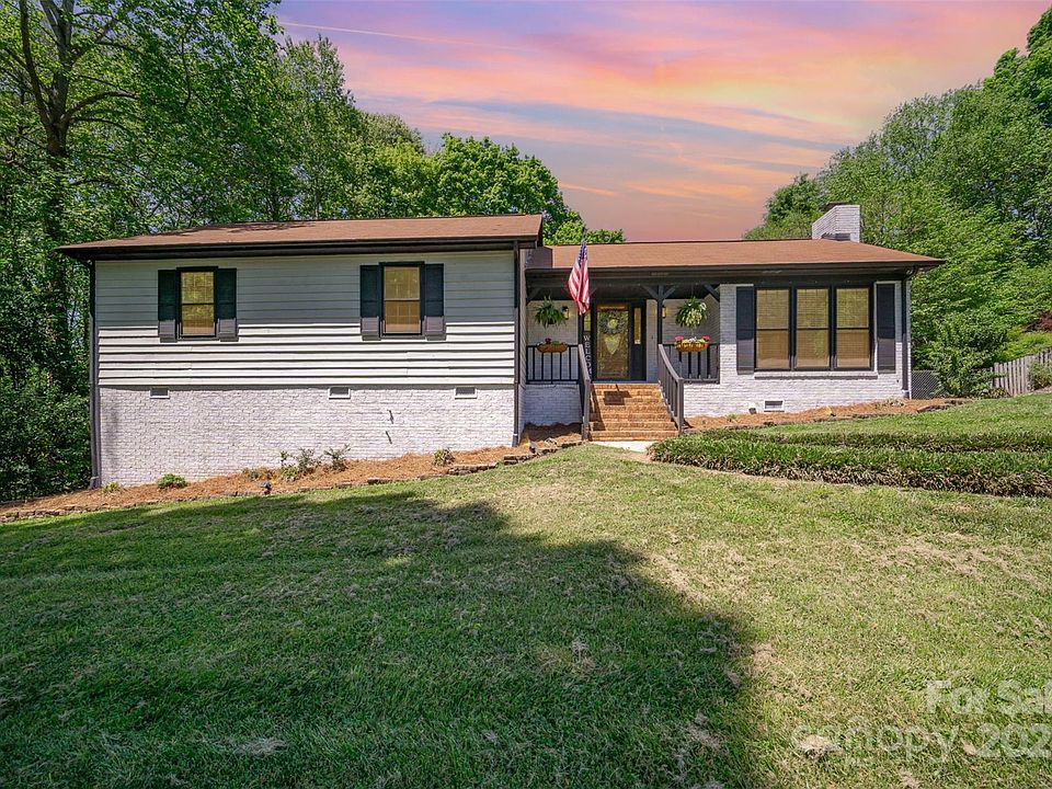 1st image of 616 Forest Ln