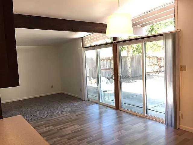 809 Radcliffe Dr — Photo 5