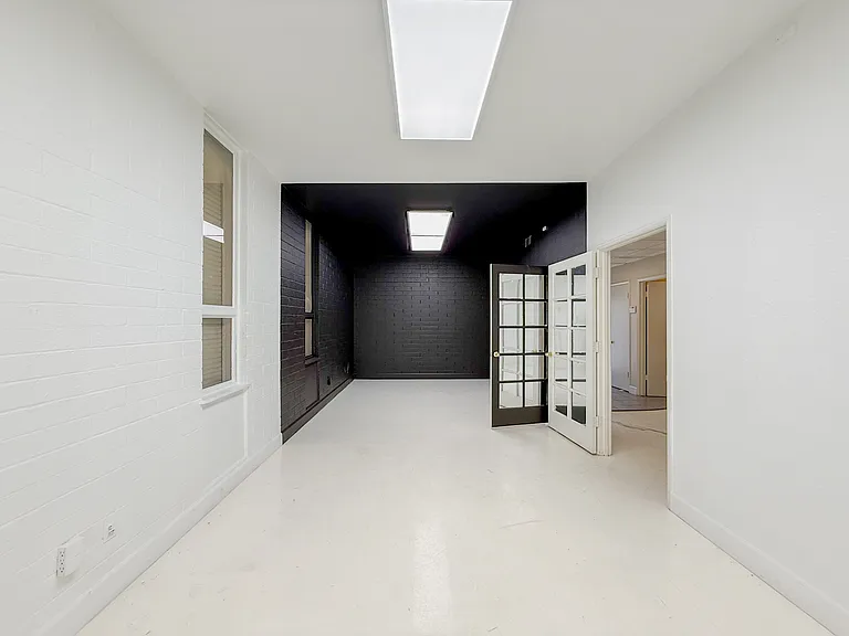 1029 N Central Ave — Photo 17