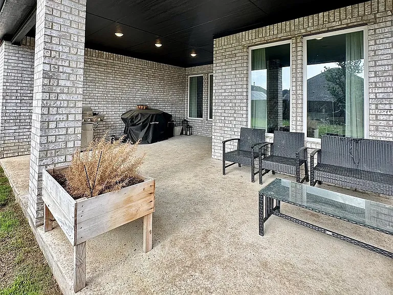 136 Glenwood Dr — Photo 15
