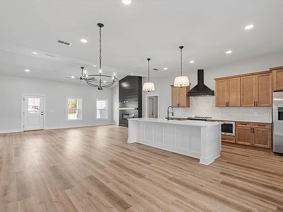 3rd image of 44 Avondale Dr