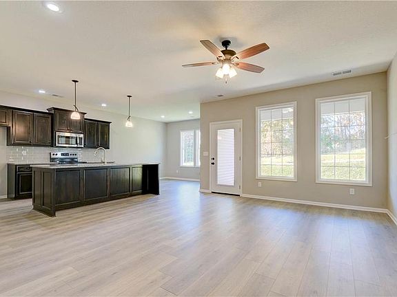 5th image of 1704 NW Primrose Ct