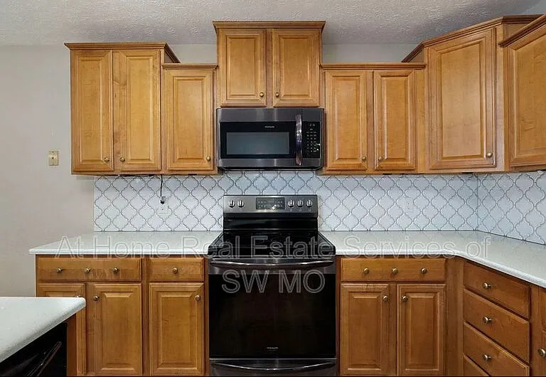 122 W Sandalwood Ln — Photo 6