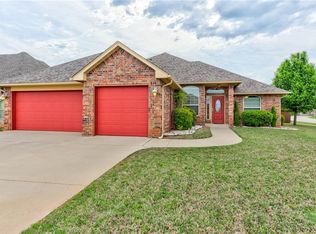 321 Summit Bnd, Norman, OK 73071