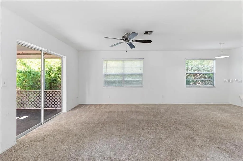 3 bed, 2.0 bath, 1062 sqft, $1,400 — Photo 3