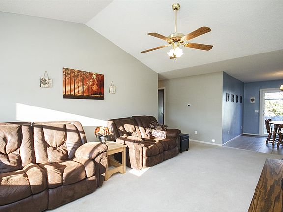 2nd image of 411 Willowood Dr