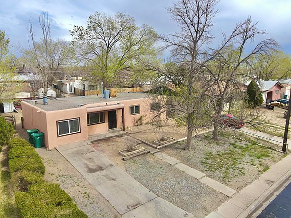 2nd image of 2200 N Fairview Ave
