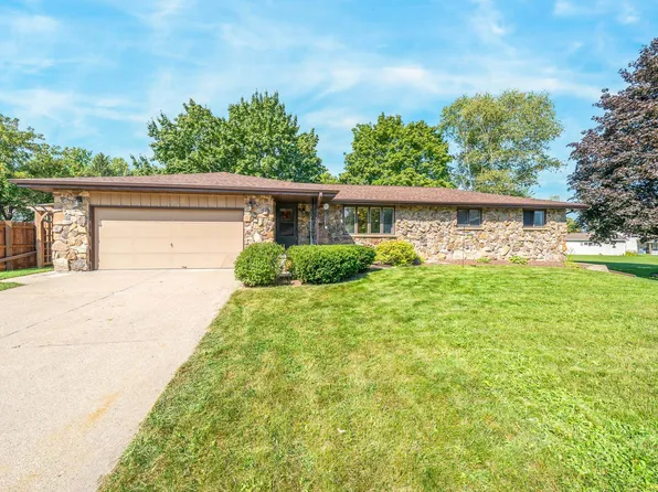 623 W Martin St, New London, WI 54961