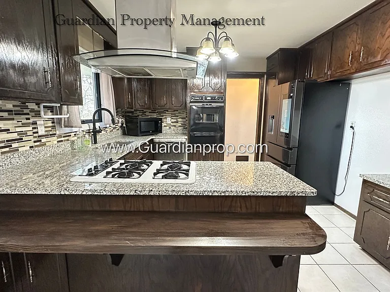 3304 Skyview Dr — Photo 8