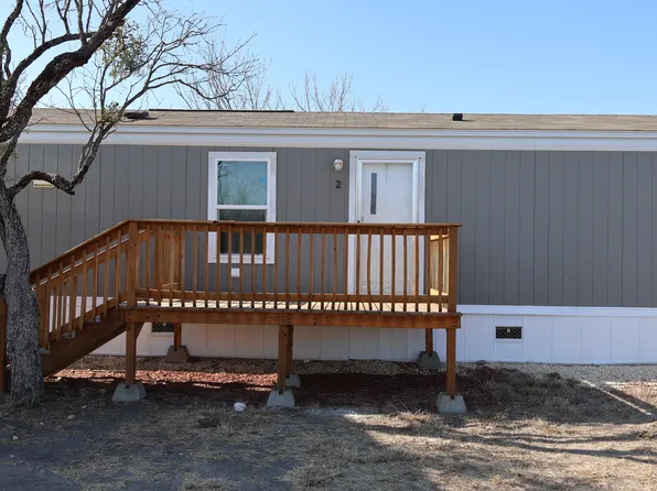 641 Bobwhite Loop, Uvalde, TX