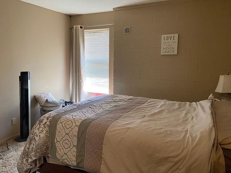 2nd image of 1012 Rocky Rd