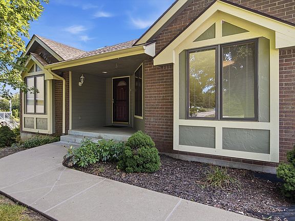3rd image of 6024 SW 40th Ter